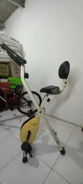 Spinning bike sepeda olah raga