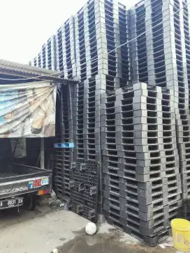 Palet plastik bekas