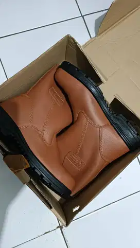 Safety Shoes Kings (Size 43)