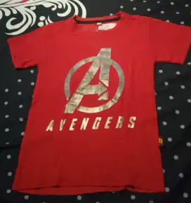 Kaos anak unisex avengers merah 2-3 tahunan