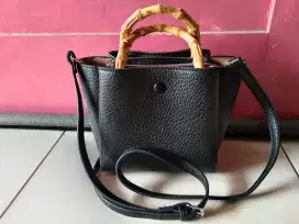 TAS IMPORT WARNA HITAM