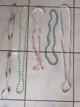 Aneka aksesoris gelang kalung