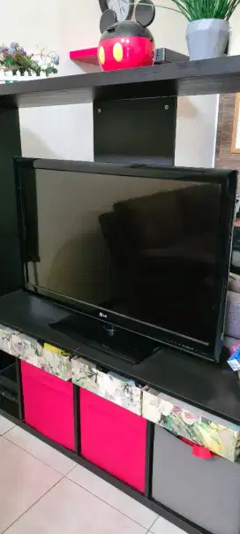 TV LG 3D 42 Inch, plus dua kaca mata 3D