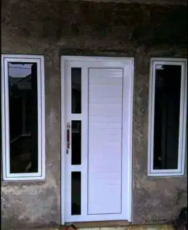Kusen aluminium dan partisi kaca