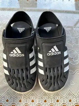 Sepatu anak sendal adidas original 1000%