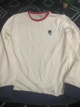 Sweater merek Skelly