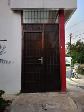 Disewakan/dikontrakan 1 unit toko pertahun