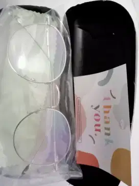 Kaca Mata merk Your Glasses bisa buat cwe cwo (Kondisi Baru)