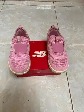 Sepatu Anak Merk New Balance