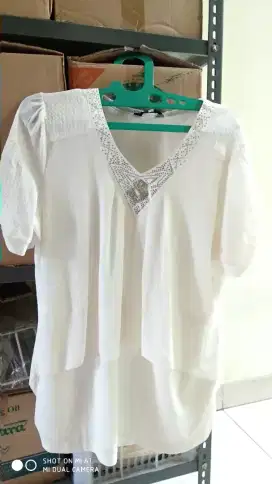 Baju putih cocok utk mama ukuran L