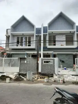 3M AN DAPAT RUMAH DI JALAN BOULEVARD JALAN KEMBAR MANYAR BARU GRESS
