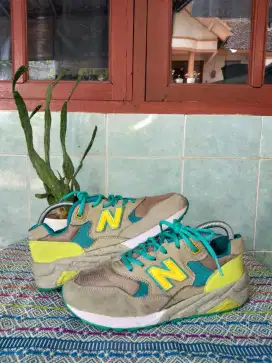 Jual sepatu sneaker pria New balance size 40- 41 insole 26 cm  China