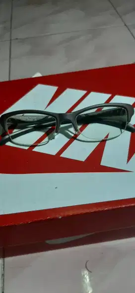Frame kacamata giacoma pucinni