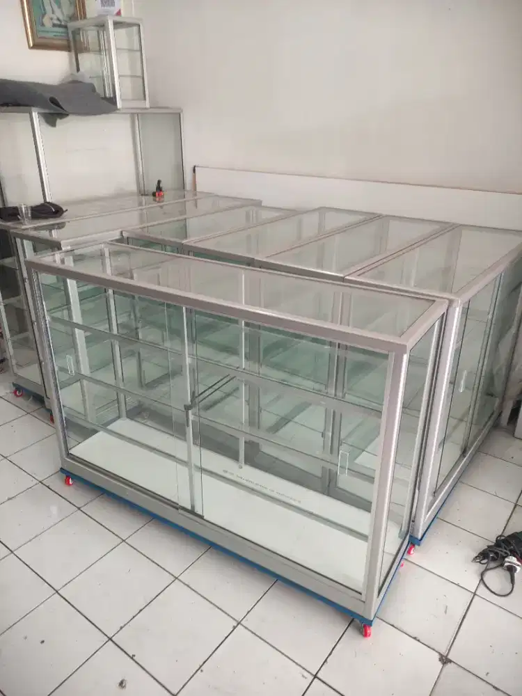 Etalase kaca warung ukuran 1,5 meter garansi barang baru