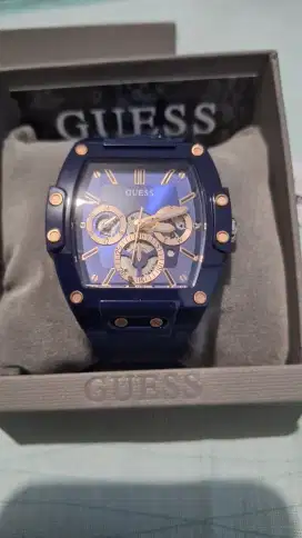 Jam tangan pria GUESS