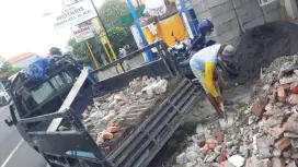 Jasa pickup buang puing sampah