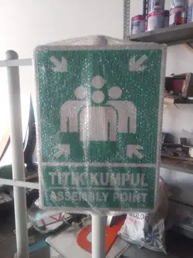 Rambu rambu safety sign signage raflektif titik kumpul