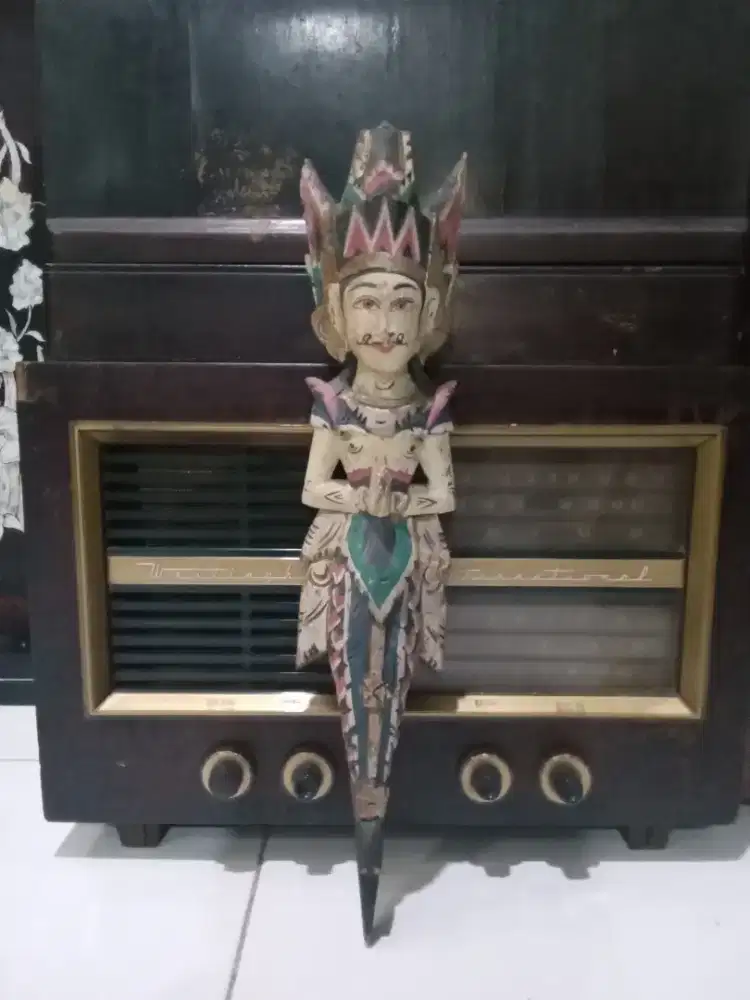 Patung kayu wayang antik koleksi lawas dekorasi vintage retro jadul