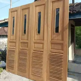 Pintu garasi jati