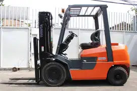 Forklift Matic 2.5 Ton Diesel Toyota Brand BBM Solarr