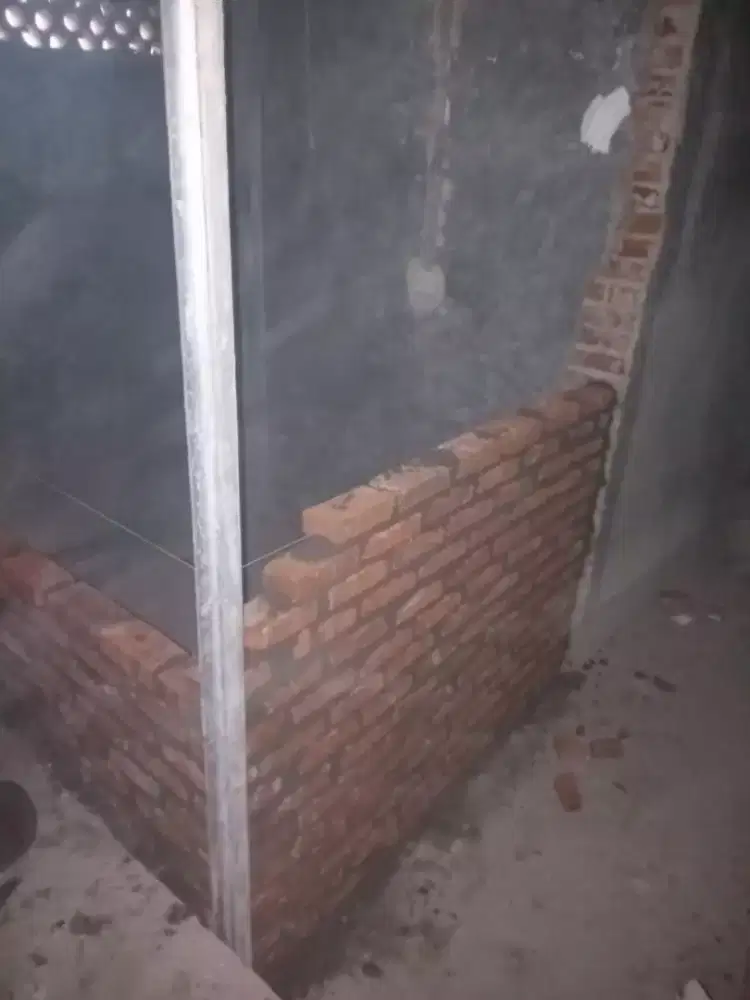TUKANG BANGUNAN