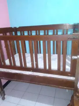 Dijual Box Bayi / Tempat Tidur Bayi dari Kayu Jati Asli