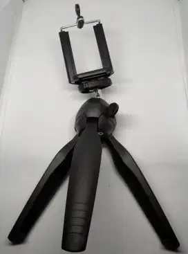 Tripod plus U clamp for universal smartphone