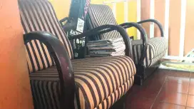 Kursi sedanan antik unik , 3 bh  (1 seat an)+ meja