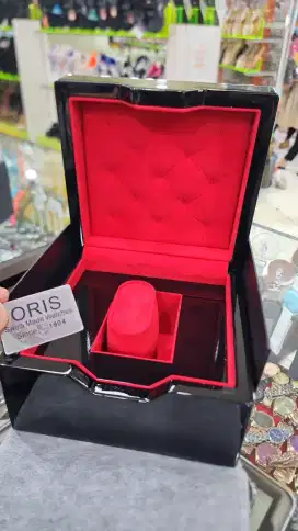 JAM TANGAN ORIS PRIA TALI KARET STOK TERBATAS