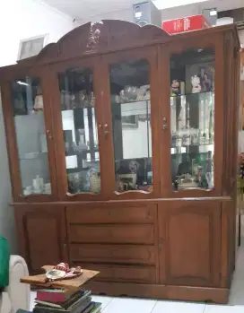 Lemari pajangan Kayu Jati