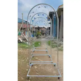 Tiang ayunan bayi