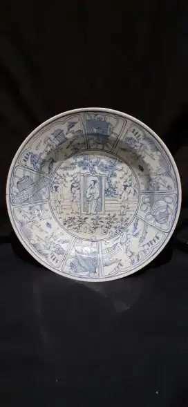 Piring Celadon lukisan tangan layak dikoleksi
