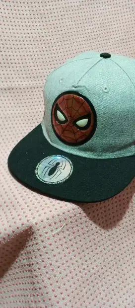 Topi marvel + HnM