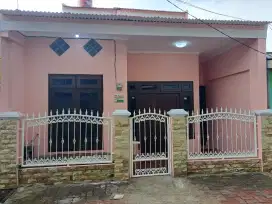 Dikontrakkan/disewakan rumah BARU RENOVASI