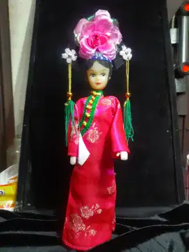 Boneka cina pajangan