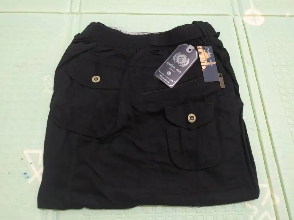 Sirwal Mata Air Warna Hitam Ukuran L