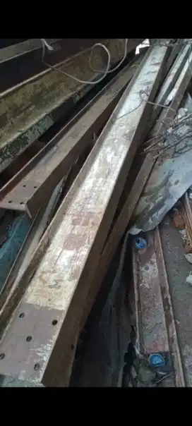 Dacari besi tua dan barang bekas