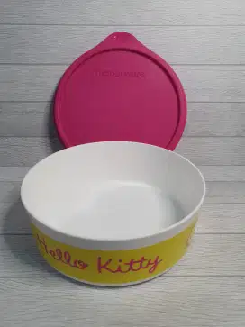 TUPPERWARE HELLO KITTY LUNCH BOX