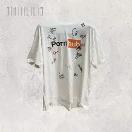 Richardson x Pornhub 2.0 Signature Tee - Kaos Pria/Wanita