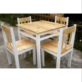Satu set meja makan kursi sender