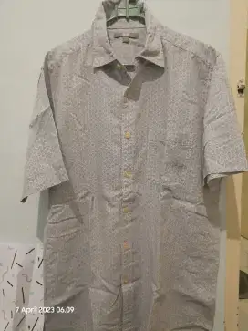 Kemeja kantor dan santai