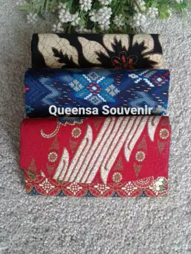 Souvenir dompet batik pesta