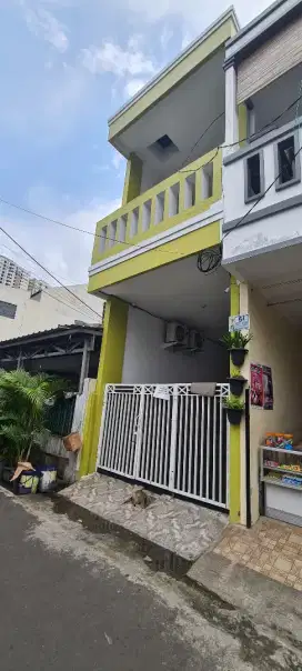 Terima kost khusus putri