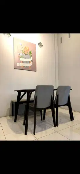 Meja set (restoran, coffee shop, rumah mewah)