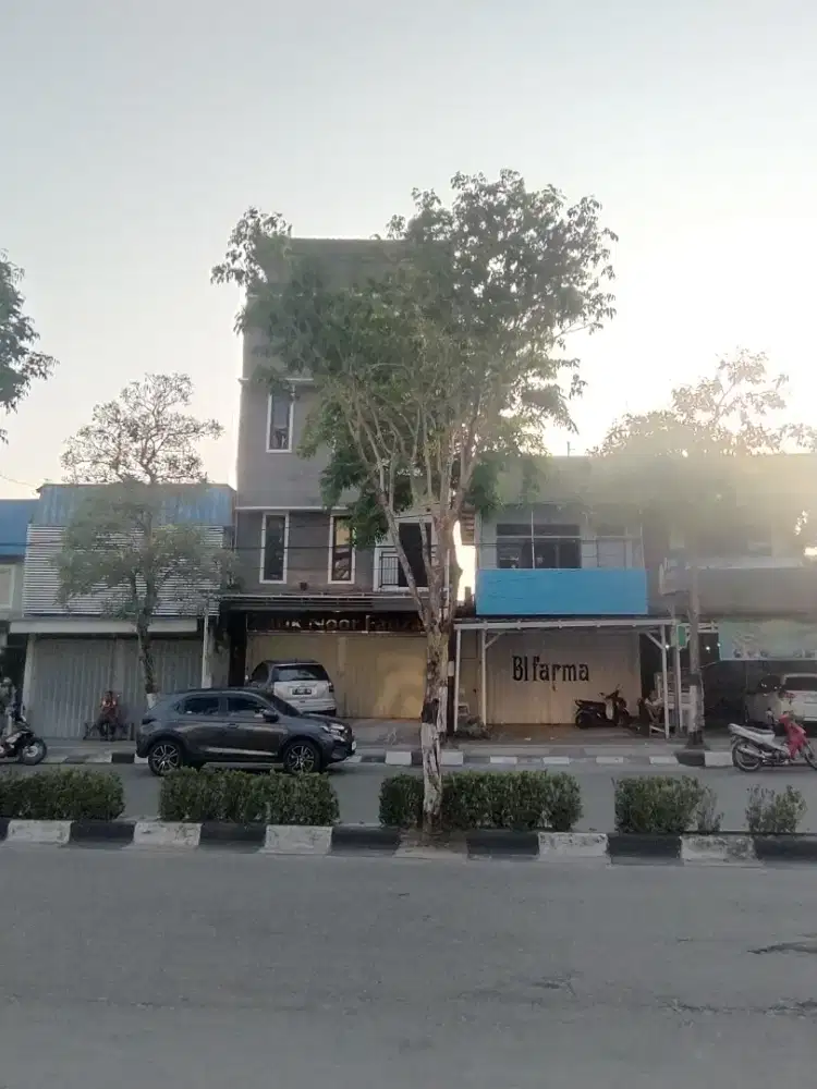 Jual ruko 3 lt - lokasi strategis pusat kota Balikpapan -