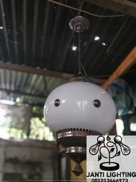 Lampu hias gantung single antik klasik kuningan
