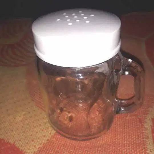 tempat bumbu bahan kaca pakai tutup berlubang