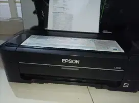 Epson L300(Infuss pabrikan).Tinggal pakai.Hasil print ok. Bisa COD