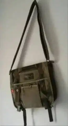 codd _ Tas slempang diesel green great