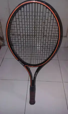 Raket Tenis Spalding GC-20 Ada 2 buah